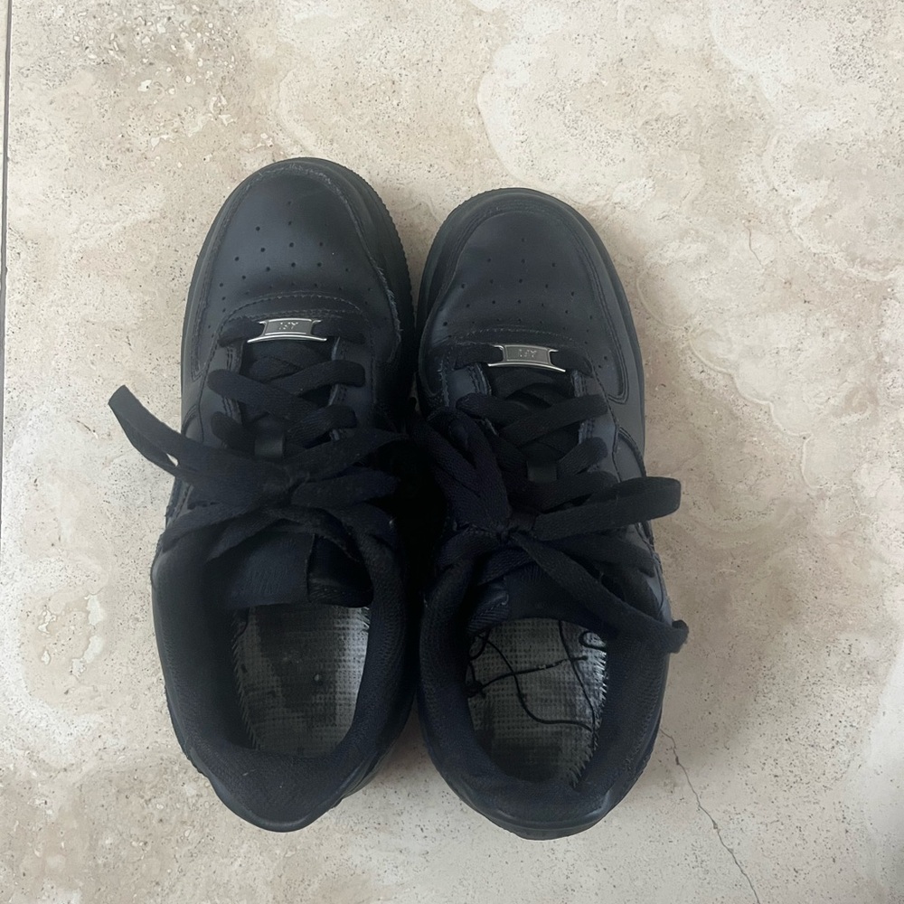 Black Air Force 1 shoe!!!!